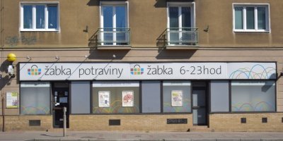 Prodejna Žabka zvenku