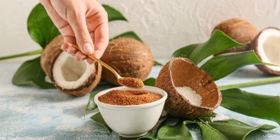 Kokosový cukr a kokosy
