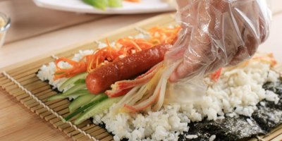 Příprava rolek kimbap