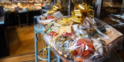 Dárkový koš s potravinami