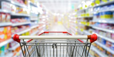 Nákupní vozík v supermarketu