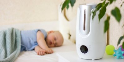 Spící miminko, zvlhčovač vzduchu