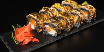 Sushi, zdobené jedlým zlatem