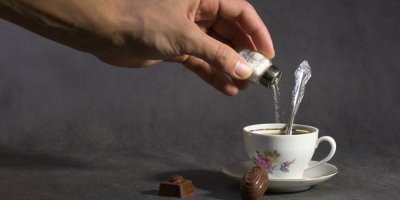 Dánská ruka, která solí čaj