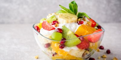 Miska jogurtu s ovocem