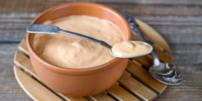 Miska s domácí omáčkou