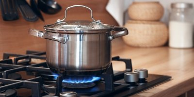 Hrnec na sporáku