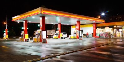 Čerpací stanice v noci