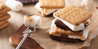 Sušenkové sendviče z marshmallow