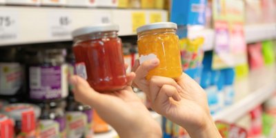 Červený a oranžový džem