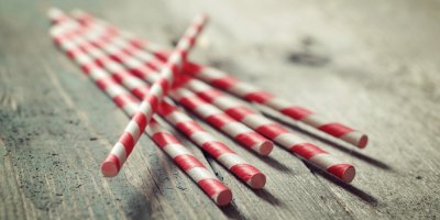 Bílo-červená rozházená brčka