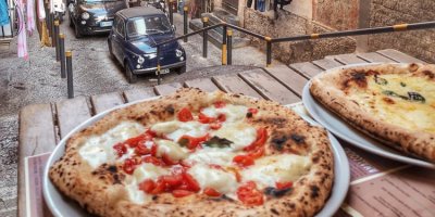 Pizza v neapolské tratorii