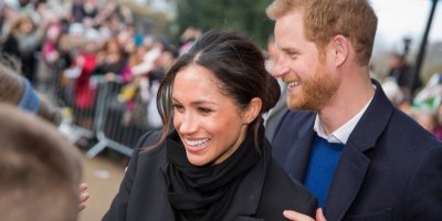 Meghan a Harry se usmívají