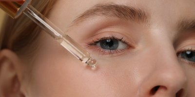 Ženské oko a kapátko se sérem