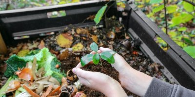 Plastový kompostér