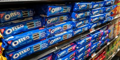 Sušenky Oreo v regálu obchodu