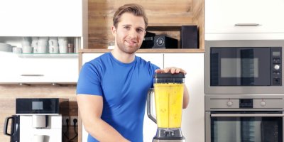 Příprava zdravého nápoje pomocí mixéru