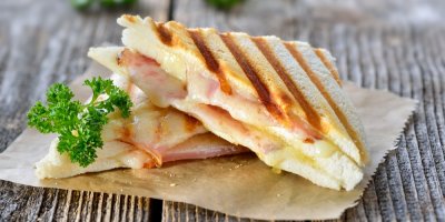 Toasty se šunkou a sýrem