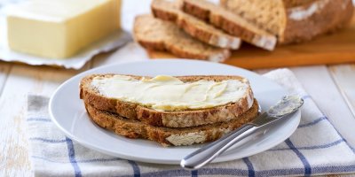 Chleba namazaný máslem