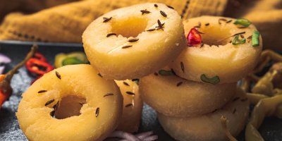 Kolečka tvarůžků s kmínem a krájenou papričkou