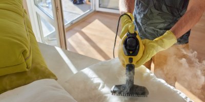 Čištění polštářů parním čističem