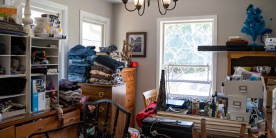 Místnost přeplněná nejrůznějšími věcmi