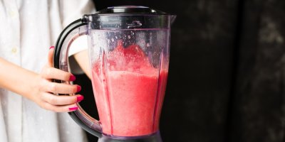 Mixování melounu v mixéru