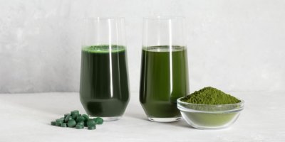 Nápoje se spirulínou a chlorellou