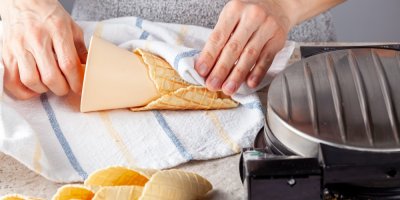 Člověk tvaruje kornoutek