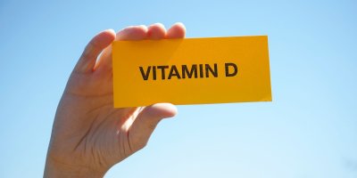 Vitamin D se nám tvoří především létě na slunci, jeho vzniku ovšem brání opalovací krémy s SPF faktorem
