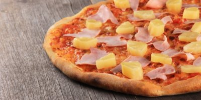 Pizza s ananasem a šunkou