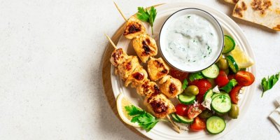 Kuřecí špíz s tzatziki