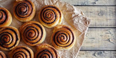 Kakaové šneky na pečicím papíře