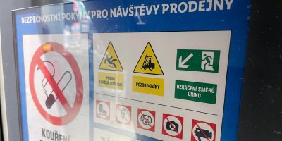 Piktogramy s informacemi o nařízeních a zákazech platících v obchodech Lidl