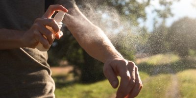 Nanášení repelentu