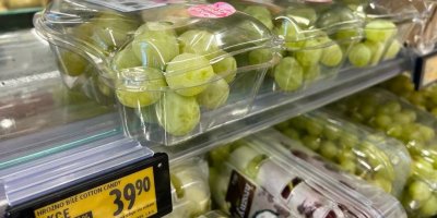 Hroznové víno Cotton Candy v supermarketu