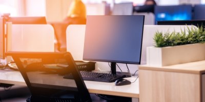 Prázdné pracovní místo v kanceláři