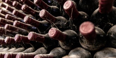 Archivované lahve vína