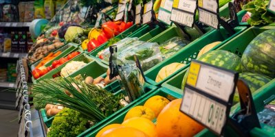 Čerstvé ovoce v supermarketu