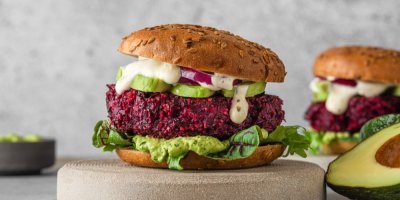 Veganský burger se zeleninou