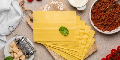 Lasagne, omáčka a sýr