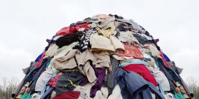 Hromada oblečení
