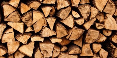 Polena naskládaná na sobě