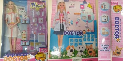 Nebezpečná plastová panenka