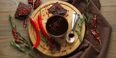 Horká čokoláda, chilli papričky