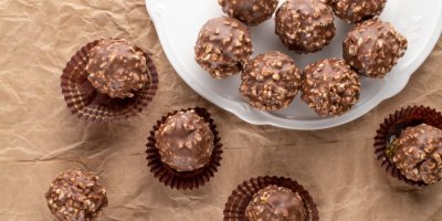 Čokoládové kuličky s oříšky ze salka