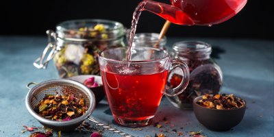 Zalévání ovocného čaje