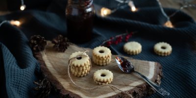 Výroba lineckého cukroví