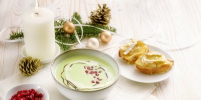 Hrášková polévka a vánoční dekorace