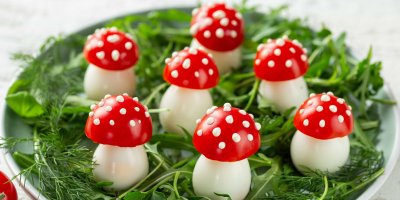 Muchomůrky z rajčat a vajec